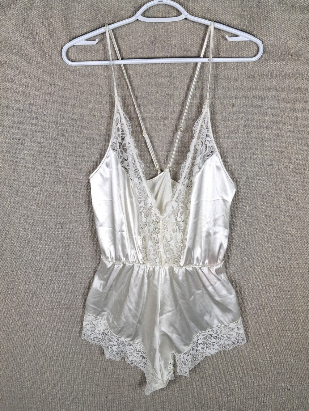 Mentionables Lacy Plunge Satin Romper Womens 1X Pearl Lingerie Wedding Night
